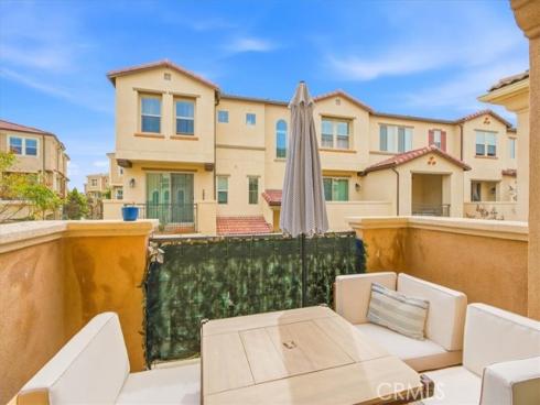 608 Shadowbrook , Lake Forest, CA