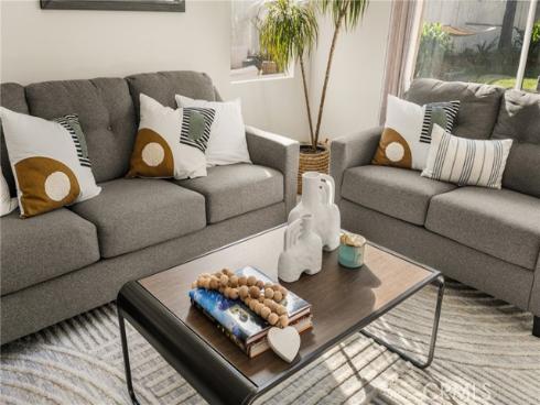 39  Touraine Place  , Lake Forest, CA