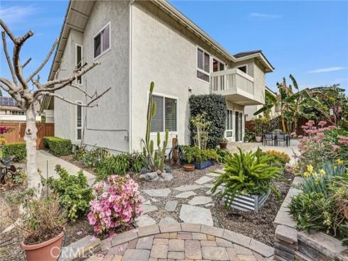 25582  Hazelnut  , Lake Forest, CA