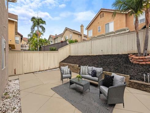 18  Cagney  , Lake Forest, CA