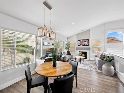 18  Cagney  , Lake Forest, CA