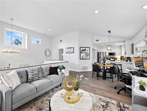 18  Cagney  , Lake Forest, CA