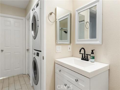 28871  Canyon Point  , Lake Forest, CA