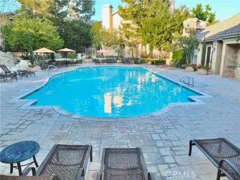 19431  Rue De Valore  19B , Lake Forest, CA