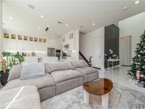 131  Reyes Alley  , Lake Forest, CA