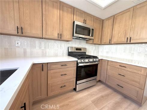 21125  Gladiolos  , Lake Forest, CA