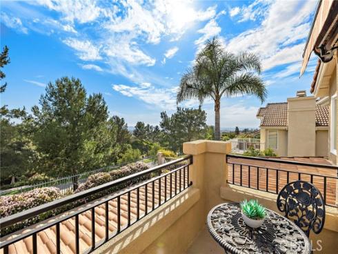 64  Calle Cabrillo  , Lake Forest, CA