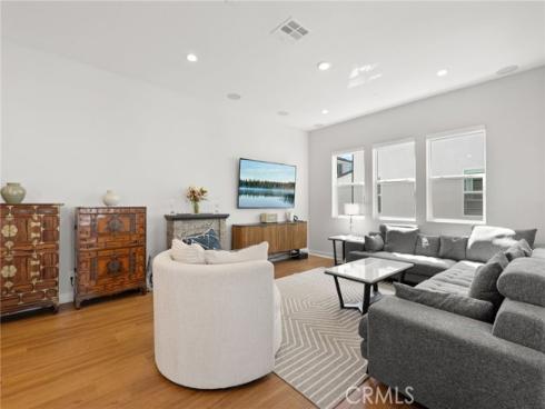 200  Newton  , Lake Forest, CA