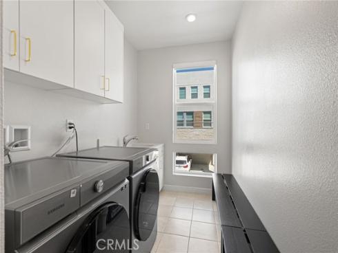 200  Newton  , Lake Forest, CA