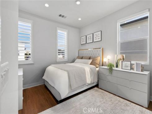 200  Newton  , Lake Forest, CA