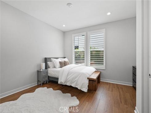 200  Newton  , Lake Forest, CA