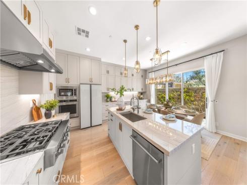 250  Newton  , Lake Forest, CA