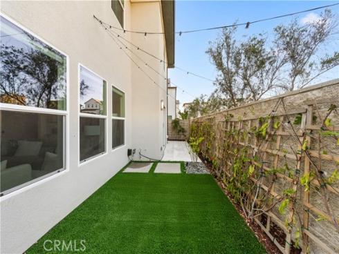 250  Newton  , Lake Forest, CA