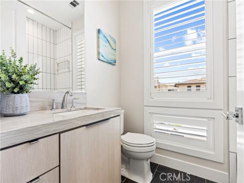 200  Longden  , Lake Forest, CA