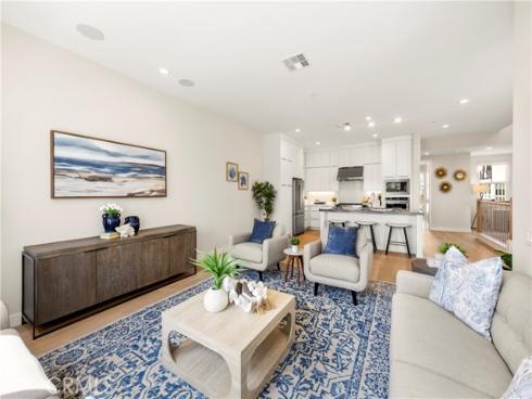 130  Pin  , Lake Forest, CA