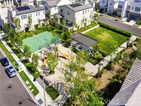 130  Pin  , Lake Forest, CA