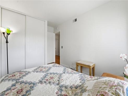 22712  Foxborough  , Lake Forest, CA