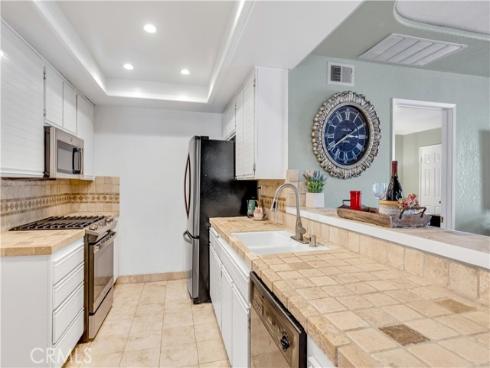 25231  Tanoak  , Lake Forest, CA