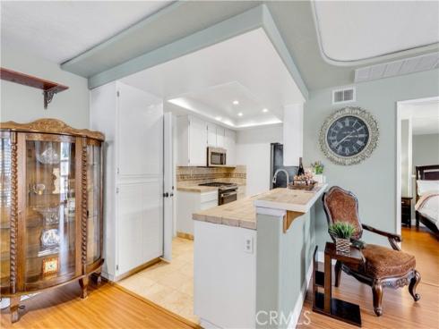 25231  Tanoak  , Lake Forest, CA