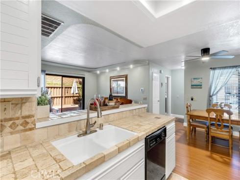 25231  Tanoak  , Lake Forest, CA