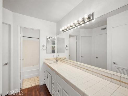 25712 Le Parc 21 , Lake Forest, CA