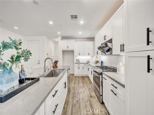 182 Finch , Lake Forest, CA