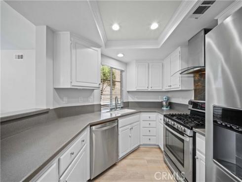 8 Rue Du Parc , Lake Forest, CA