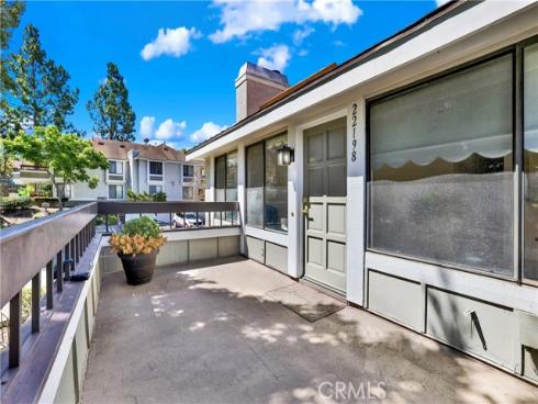 22198 Cedar Pointe