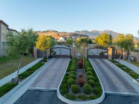 1832 Aliso Canyon Dr , Lake Forest, CA