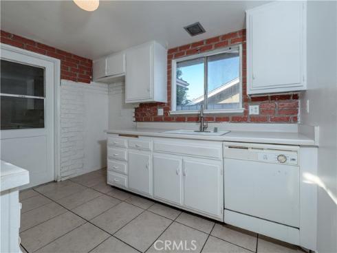 23051 Cavanaugh Road, Lake Forest, CA