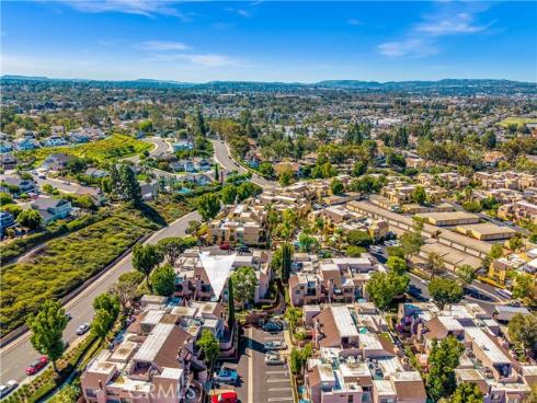 25761 Le Parc 23 , Lake Forest, CA