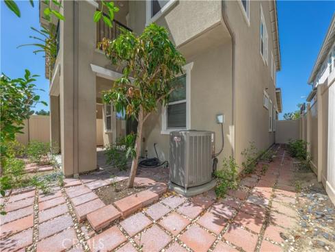 22 Willow Way, Lake Forest, CA