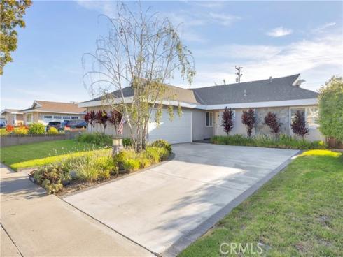 12111  Reagan   Street, Los Alamitos, CA