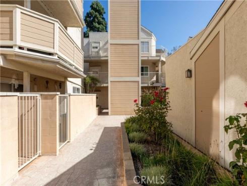 3845 Farquhar Unit 305, Los Alamitos, CA