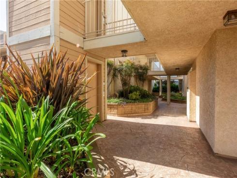 3845 Farquhar Unit 305, Los Alamitos, CA