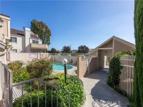 3845 Farquhar Unit 305, Los Alamitos, CA
