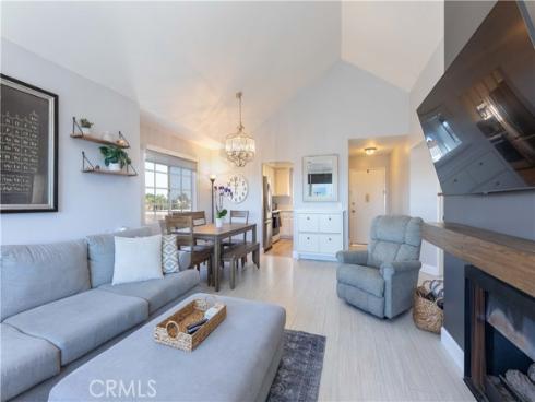 3845 Farquhar Unit 305, Los Alamitos, CA