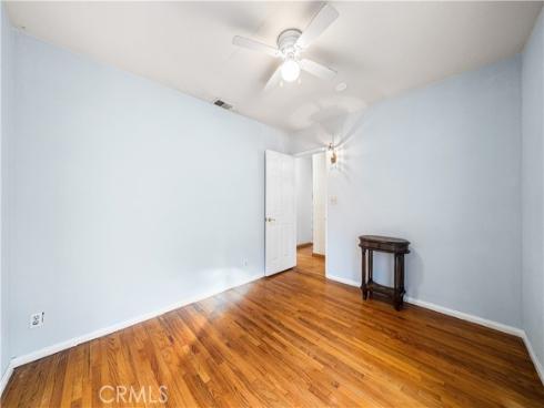 10702  Oak  , Los Alamitos, CA