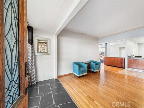 10702  Oak  , Los Alamitos, CA