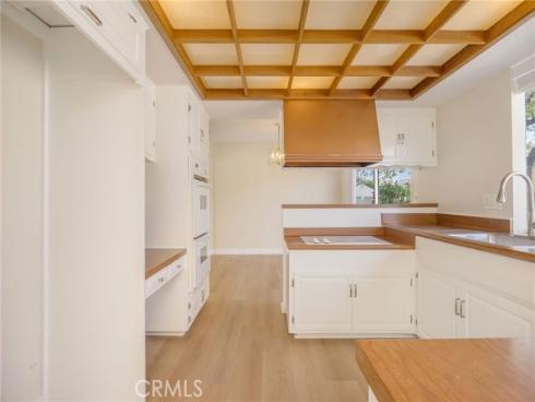 11305  Loch Lomond   Road, Los Alamitos, CA