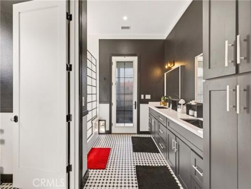 10901  Chestnut   Street, Los Alamitos, CA