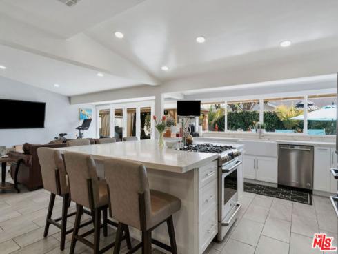 11332  Loch Lomond   Road, Los Alamitos, CA