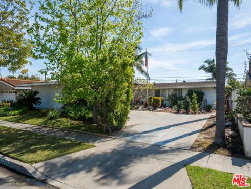11332  Loch Lomond   Road, Los Alamitos, CA