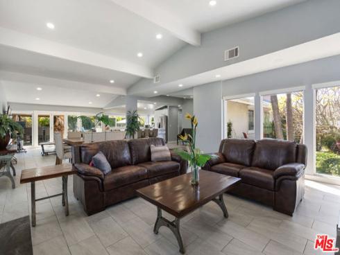 11332  Loch Lomond   Road, Los Alamitos, CA