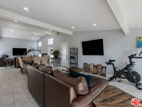 11332  Loch Lomond   Road, Los Alamitos, CA