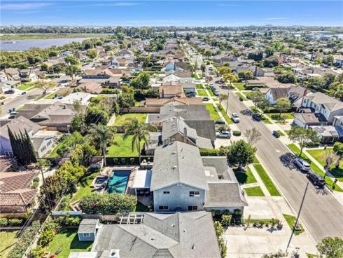 11872  Reagan  , Los Alamitos, CA