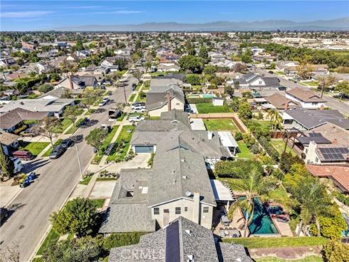 11872  Reagan  , Los Alamitos, CA