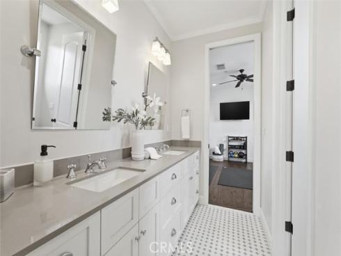 12442  Christy  , Los Alamitos, CA