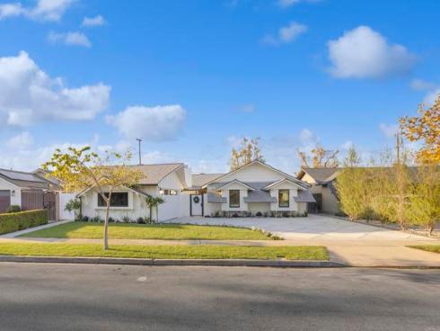 3221 Kempton Drive , Los Alamitos, CA