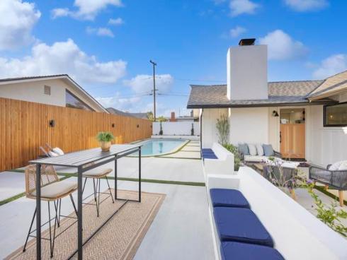 3221 Kempton Drive , Los Alamitos, CA